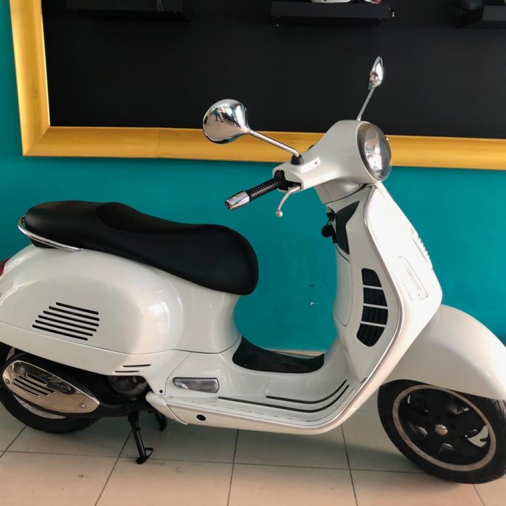 Vespa GTS 250 CC - Lombardo Moto - Spare parts, motorcycles and scooters Riesi (CL)